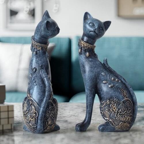 European Cat Figurine Decorative Resin statue for home decorations Creative wedding gift animal decor sculpture