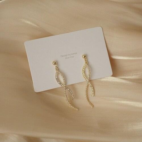 Korean Fashion Winding Twist Design Pearl Zircon Earring for Women Bohemian Elegant Zirconia Dangle Earring Wedding Jewelry