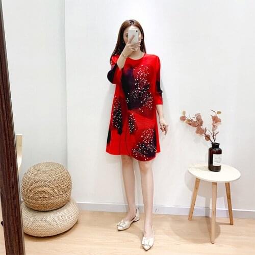 Plus Size Dress Summer For Female 45-75KG 2020 New Fashion Printed Beading Stretch Miyake Pleated Round Neck Loose A-Line Dress