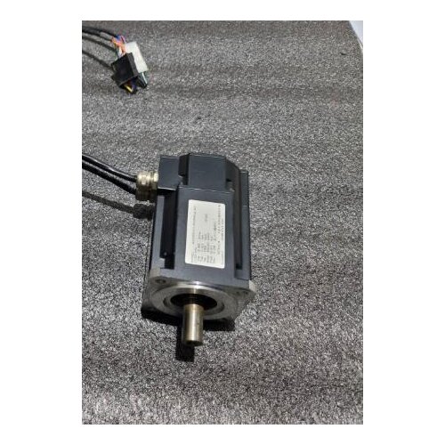 AKM31H-ANMN2 servo motor, used in good condition . 80% appearance new , good working , free shipping