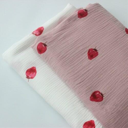 135 x50cm High Quality Soft Double Crepe Pink White Strawberry Texture Cotton Fabric, Make Shirt, Dress, Underwear, Cloth 160g/m