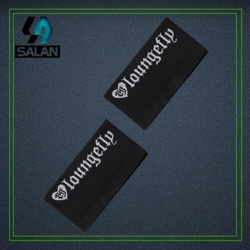 Customized center fold clothing labels custom fabricdamask woven garment labels for clothes sewing embroidered tags logos tags