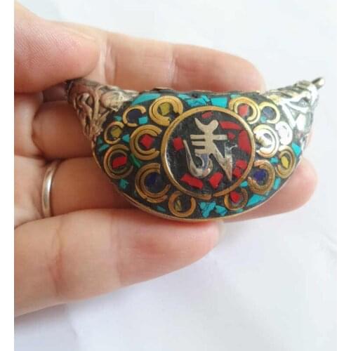 Tibetan OM Amulet Pendants Nepal Naga Conch Shell inlaid colorful Stone TBP735