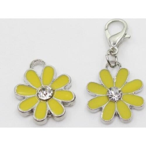 Hot Selling 20pcs/lot Yellow Daisy Flower Dangle Charms Lobster Clasp DIY Bracelet Necklace Pendants Jewelry Hanging Charms
