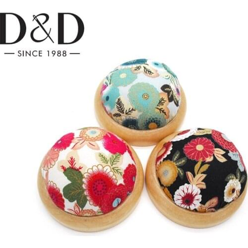 Pin Cushion Wrist Pin Cushions Wooden Base Needle Cushion for Sewing Needlework Quilting Pins Holder Sewing Accessories