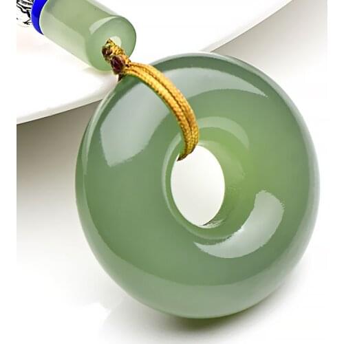Natural jasper jade pendant hand carved green jade pendant Peace buckle pendants necklace Attached lanyard Included fine jewelry