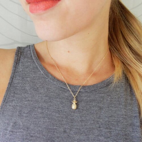 Europe and the United States popular jewelry, leisure fashion style, 3D alloy fruit, pineapple pendant, lady Charm Necklace