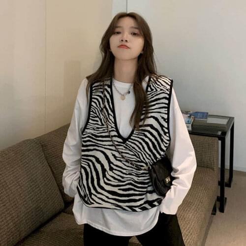 Spring Autumn Korean version of the new loose outer wear vest womens zebra pattern V-neck + white long-sleeved t-shirt women