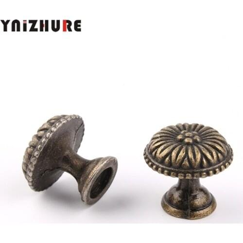 2pcs 28*25mm Antique Handle Drawer Pull Trim Single Hole Alloy Furniture Handles Puxador Ynizhure Daisy Dome