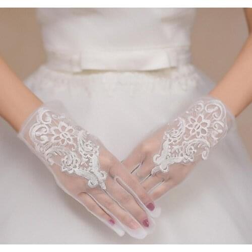 2019 Beautiful White Lace Full Finger Short Bride Wedding Gloves Wedding Accessories For Wedding Prom Evening