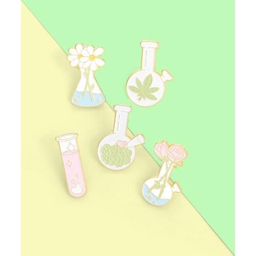 Cartoon Fun Plants Flowers Enamel Brooches Vases Flower Arrangements Narcissus Daisies Lilies Alloy Pins Badges Jewelry Gift