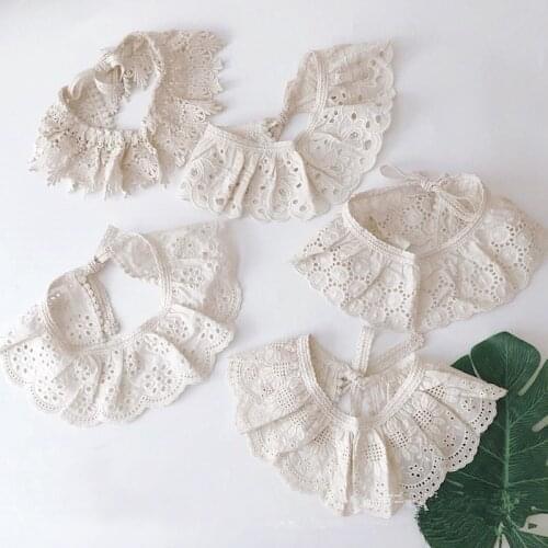 Baby Girls 100% Cotton Lace Bibs Baby Burp Cloths Korean Style Kids Doll Collar Cute Hollow Out Baby Girl Bibss Baby Accessories
