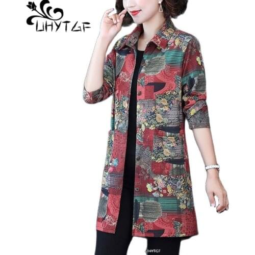 UHYTGF Middle-Aged Elderly Womens Coat Printing Mother Autumn Windbreaker Female Slim Shirt Style Thin 5XL Plus Size Jacket 1725