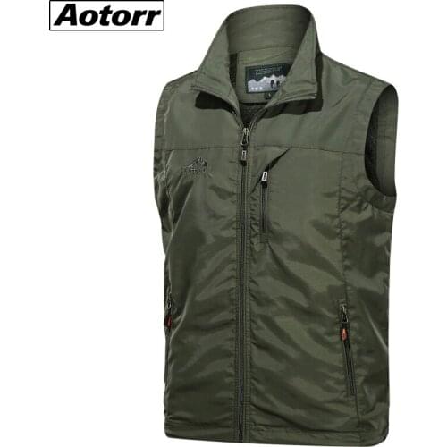 2021 New Men Vests Jacket Autumn Outdoor Clothing Casual Sleeveless Mens Vest Fashion Multi Pockets Waistcoat Male Solid Color