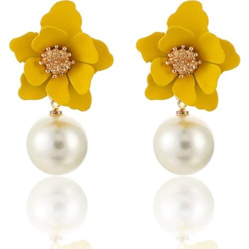 Korean New Yellow Flower Pearl Pendant Earrings Elegant Womens Wedding Charm Ears Stud Fashion Ladies Party Jewelry Gift