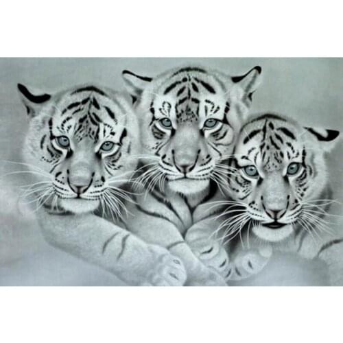 Cute family tiger Drill 5D DIY Diamond Painting handmade 3D diamond Embroidery arts Cross Stitch Mosaic Decor gift sticker