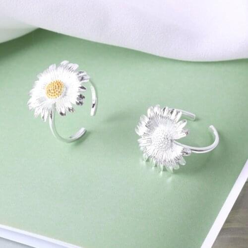 Korean Style Large Flowers Rings for Girls Vintage Daisy Flower Ring Gold Plated Enamel Party Couple Rings Gift Jewelry