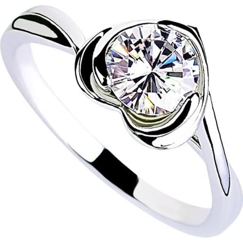 Love Heart-shaped Refined 925 Sterling Silver Women Rings Exquisite and Elegant Cute Diamond Jewelry Romantic Engagement Wedding