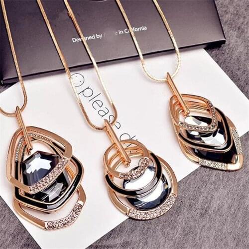 Belle Femme Chains