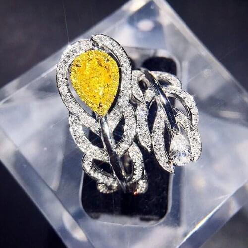 Fashion Design 18K White Gold Center Yellow 1ct Pear Cut Moissanite Halo Ring Engagement Ring Wedding Ring Jewelry For Women