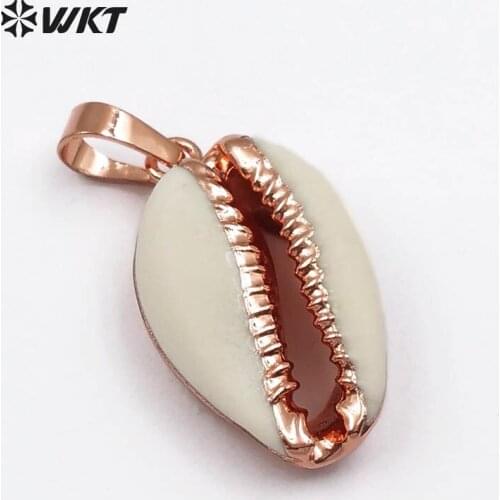 WT-JP050 wholesale Elegant Rose Metal Eletroplated Natural Cowrie Shell Pendants Jewelry Making DIY for Women Necklaces