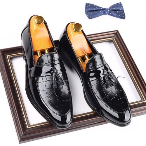 New pointed men shoes Genuine pu Leather Dress shoes personality fashion tassel small leather shoes Handmade Tassel Loafers