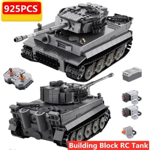 2.4G Remote Control High Simulation RC Military Tank Brick Weapon Building Blocks 925pcs RC Tank Kid intelligence Learn toy Gift