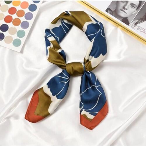 70*70cm Big Blooming Flowers Print Square Scarf Women Bandana Hairband Lady Head Wraps Female Shawl Fashion Neckerchief 2021