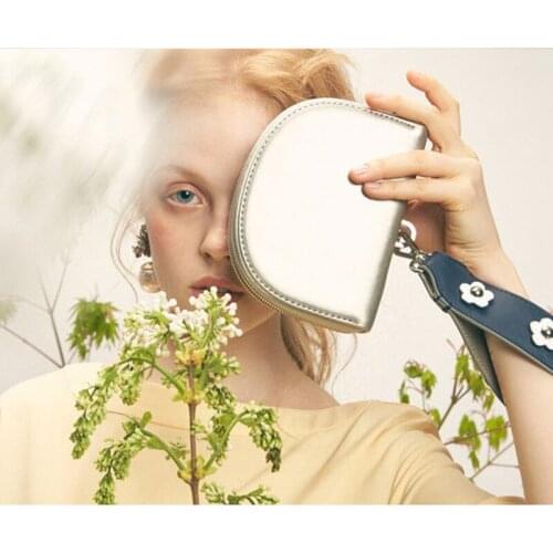 Womens Summer New Concise Fashion Clutch Handbag Flower Bracelet Handbag Personality Mini Crossbody Bag Party Daily