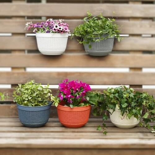 Environment-friendly Wall-mounted Flower Pot Imitation Rattan Weaving Semi Circular Flowerpot for Balcony and Garden
