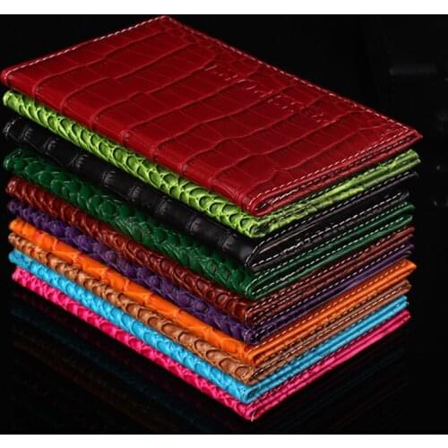 Alligator Pattern Leather Passport Cover And Travel Document Holder Passport Cover Case for Men Women Credit Card Holder Wallet