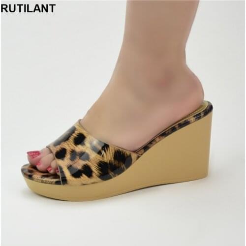 Latest Design Women Shoes High Heel Ladies Dress Shoes Patent Leather Italian Women Pumps 2021 Fashion Women Party Pump Heels