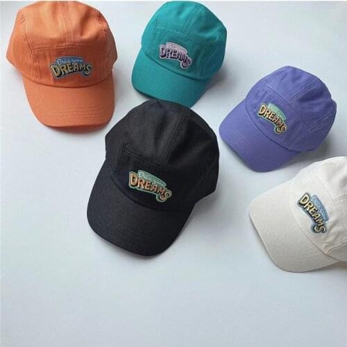 Five-page Womens Baseball Cap Flat Brim Beach Sun Hat Mens Unisex Four Seasons Snapback Trucker Daddy Hat Golf Hip Hop Casual