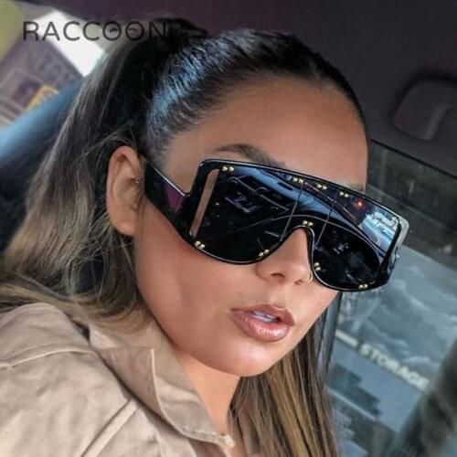 Retro Square Rivet Punk Sunglasses Women Luxury Brand Designer Vintage Fashion Big Frame Sun Glasses Female Black Shades Oculos