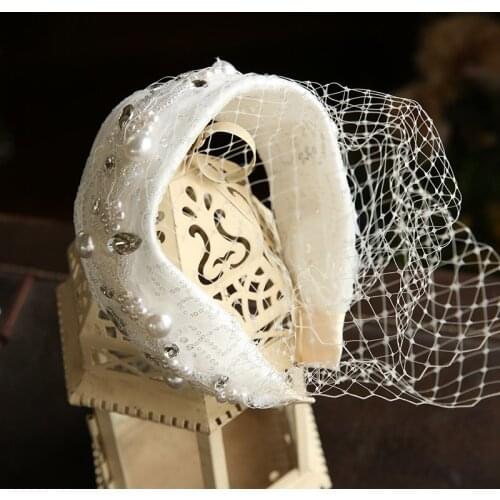 2020 British White Lace applique Wide Hairband With Veil Rhinestone Beading Pearl Headband White Bride Party Hair Accessories