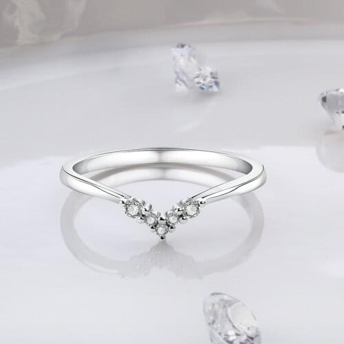 New Joint Small V-shaped Victory Wish Five Diamond Row Ring Party Dinner Valentines Day Gift Womens Luxury Jewelry