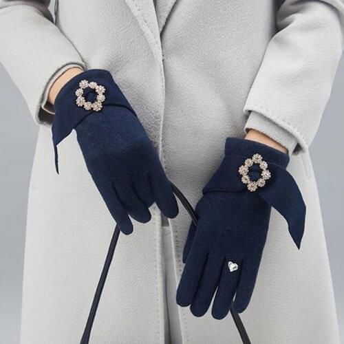 Winter Women Driving Warm Gloves Female Gold Velvet Belt Thicken Touch Screen Mittens High end Diamond Cashmere Gloves H70