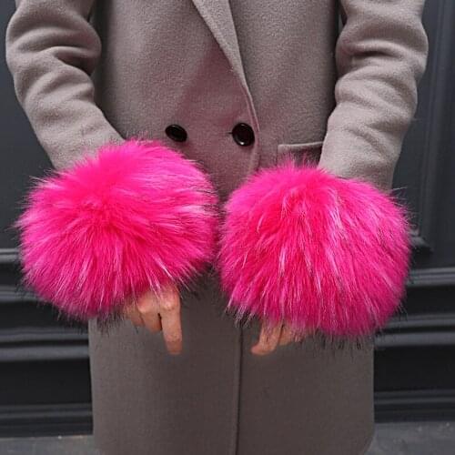 Women Warm Faux Fox Fur Wrist Slap On Cuffs Winter Ladies Arm Warmer Fashion Warmer Cuffs Arm Wraps Plush Wrist Protector