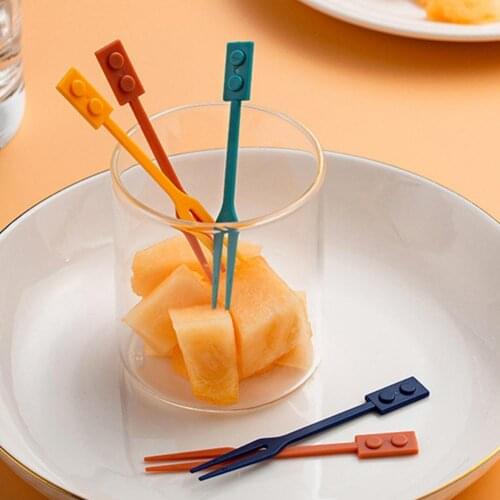 36Pcs/Set Fruit Fork Disposable Portable Plastic Fruit Fork Dessert Pick Disposable cute dessert fork