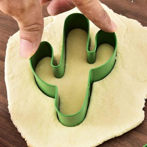 Powder sprayed stainless steel biscuit mold set Fruit series biscuit mold Kitchen creative pineapple cutting fruit cutting mold