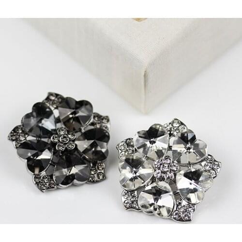 2Pcs/lot 30mm High-grade black white gold diamond button coat neckline fur clothes cuff cashmere wool coat button C024