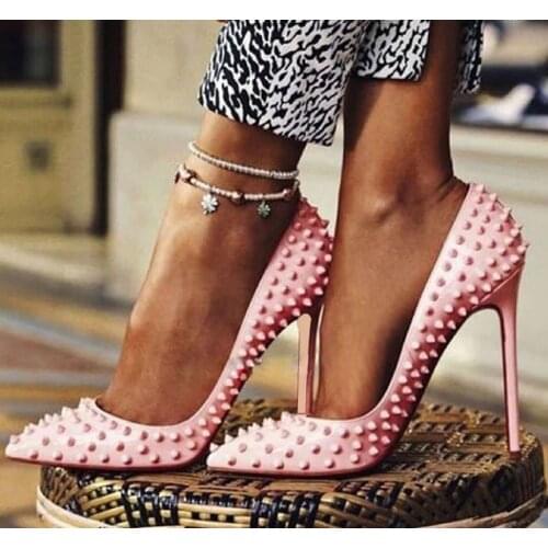 Pink Rivets Studded Pumps Low Cut Metal Spikes High Heels Female Shoes Evening Patent Leather Stiletto Heels Pointed Toe Pumps