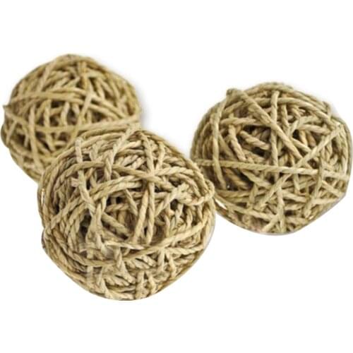 2020 Small Pet Chewing Toy Natural Grass Ball Teeth Cleaning Toys Rabbits Cats Small Rodents Teeth Grinding Toy Pet Supplies