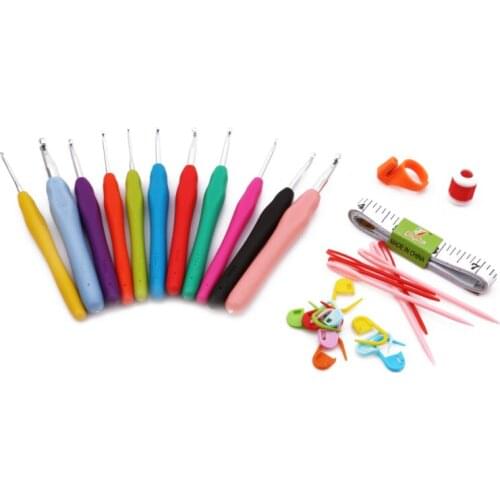 Heigh Quality Crochet Set Leather Case Tpr Soft Handle Crochet Set With Knitting Tool Accessories 31Pcs/Set