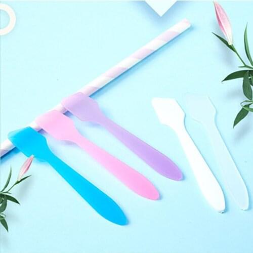 50pcs Disposable Facial Cream Mask Tip Spatulas Makeup Frosted Cosmetic Skin Care Facial Cream Scoops for Mixing and Sampling