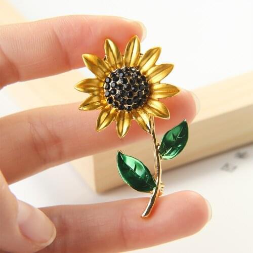 1Pc Sunflower Enamel Brooch Delicate Yellow Purple Elegant Women Girls Rhinestone Lapel Pin Clothes Accessories Gift Jewelry