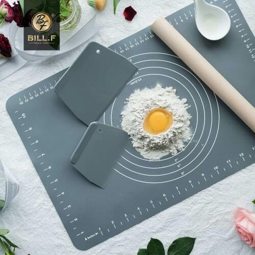 Baking set, wooden rolling pin, thickened silicone kneading pad, silicone flour scraper, kitchen tools 4 sets,4 color choices