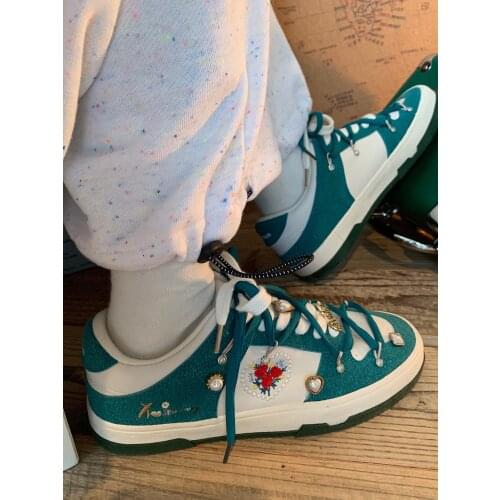 Womens Retro Heart Pearls Embroidery Sneakers Lace Up Round Toe Athletic Shoes Girls Lolita Sport Skateboard Match Colors New