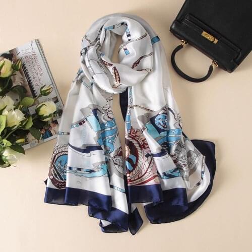 2019 Luxury brand Spring and summer new style ladies Fashion print Large size shawl women beach scarf Popular silk headcloth