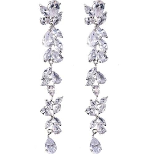 Bettyue Elegant Long Bride Hot Sale Unique Design Crystal Fashion Design Jewelry Cubic Zircon Stud Earring for Women Wedding